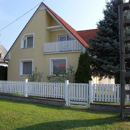 Apartments In Felsopahok/Balaton 19019 外观 照片